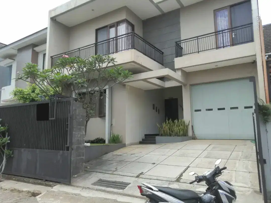 jual rumah mewah 2 lantai siap huni di setra duta kota bandung